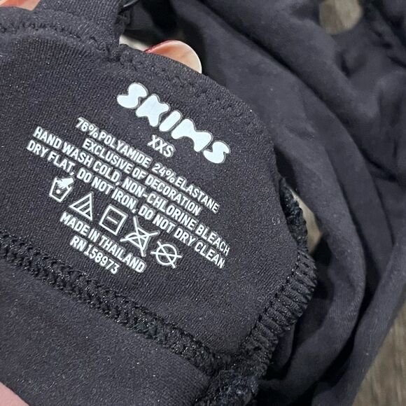 NWT Skims Fits Everybody Triangle Bralette Black Onyx XXS - Picture 3 of 4